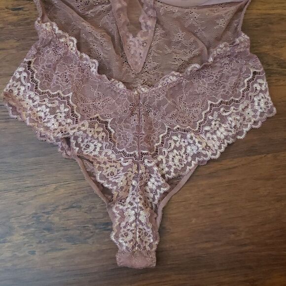 Victorias Secret Rose Pink Feminine Coquette Girl Lace Fairy Teddy Size Medium - Picture 3 of 4